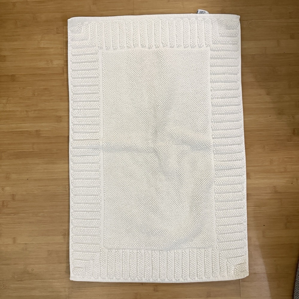 Serena and Lily Guerneville Bath Rug,  20 x 31 white plush elevated